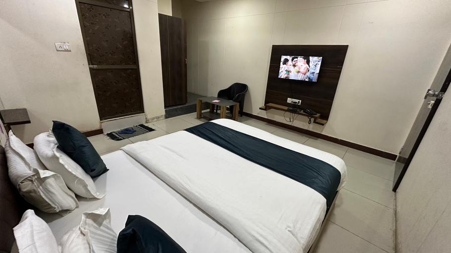 Others 2, Hotel New Shiv Kunj, Vadodara