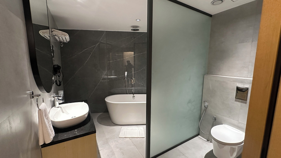 Bathroom 3, 37th Crescent Navi Mumbai, Thane