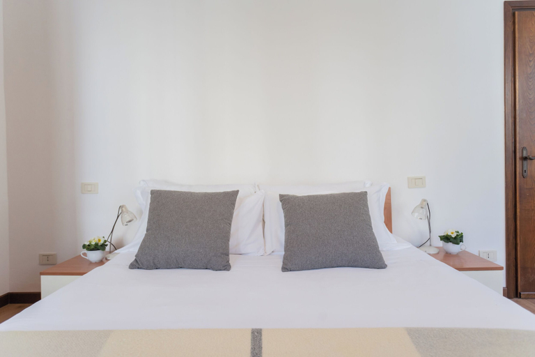 Bedroom 3, Family Lake Apartment by Rent all Como, Como