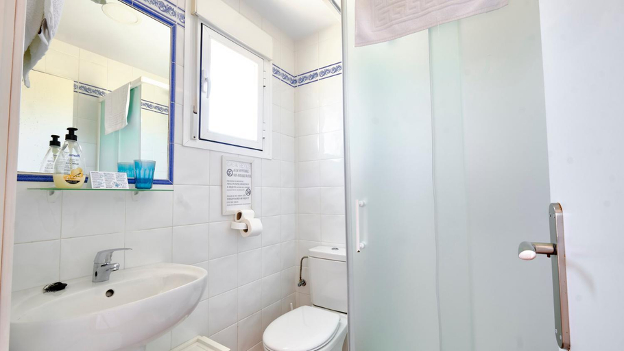 Bathroom 3, Casa Reyes El Palmar, Cádiz