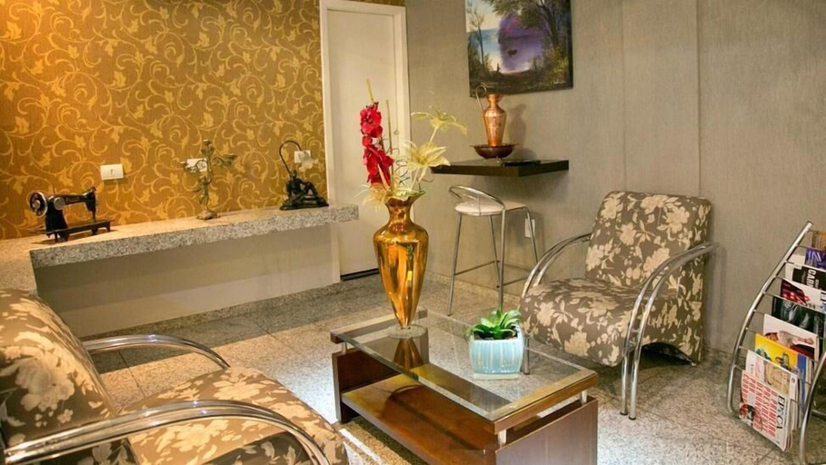 Public Area 2, Hotel Petaluma, Formiga