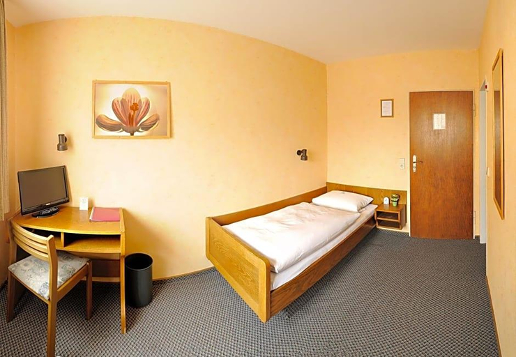 Bedroom 2, Hotel Garni Keinath, Stuttgart