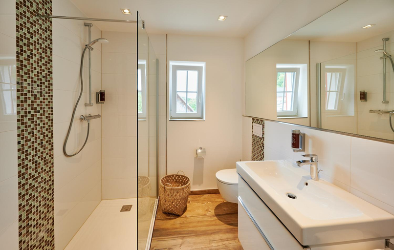 Bathroom, Herrenhaus Kallbach - 4 Sterne SUPERIOR, Düren