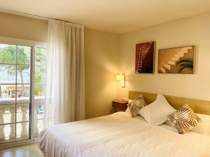 Bedroom 2, Hotel Serenity Platja D’Aro, Girona