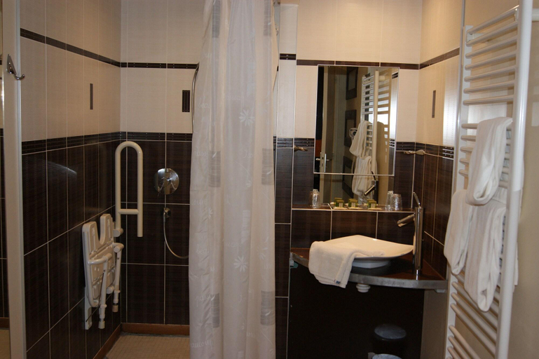 Bathroom 3, Ha Tel Saint Pierre, Manche