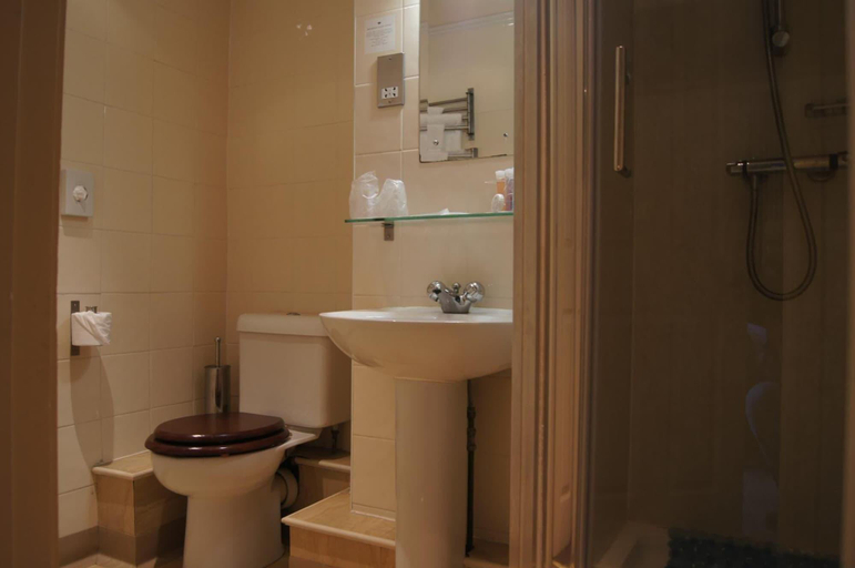 Bathroom 5, The Woolly Sheep Inn, North Yorkshire