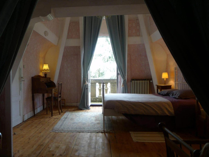 Bedroom 4, Le Manoir, Rhône