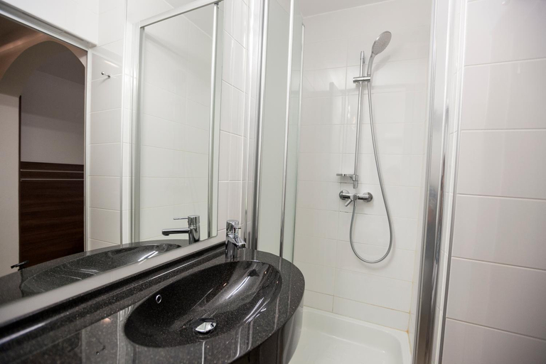 Bathroom 3, Hotel Citadella, Municipiul Bucuresti