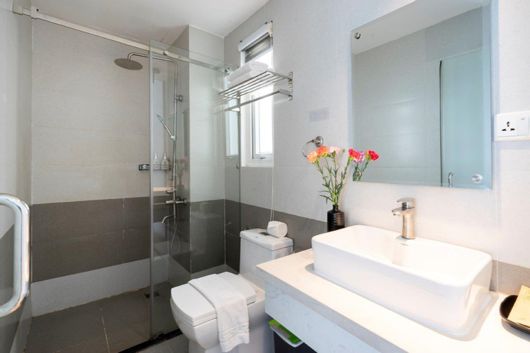 Bathroom 14