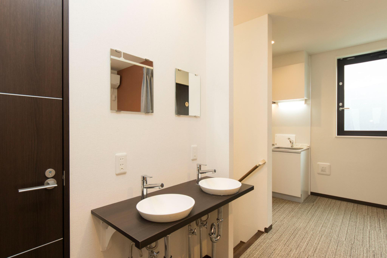 Bathroom 14