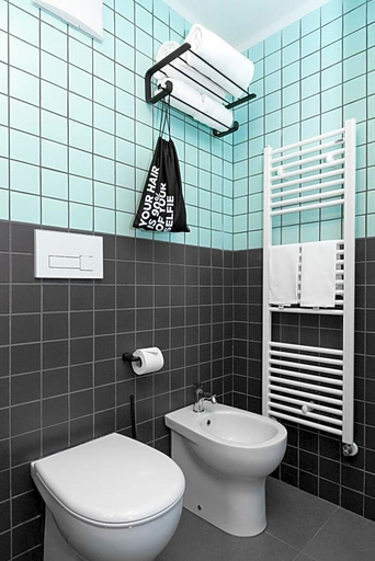 Bathroom 4, Cx Turin Vanchiglia, Torino
