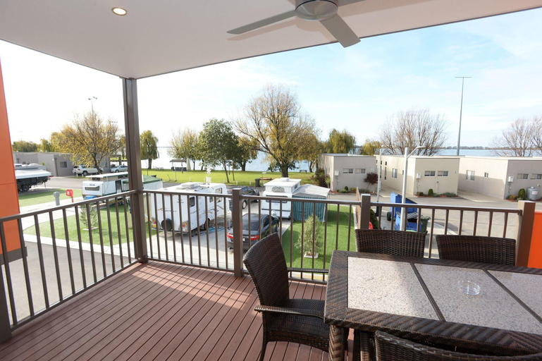Bedroom 2, Ski Club Holiday Park, Corowa