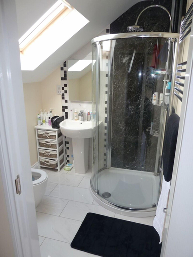 Bathroom 4, Oatlands Self Catering Cottages, Lisburn and Castlereagh