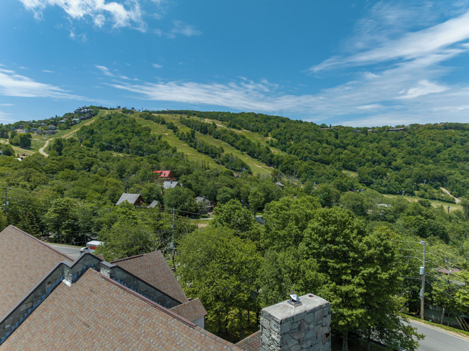Others 4, 4 Seasons at Beech Mountain, Avery
