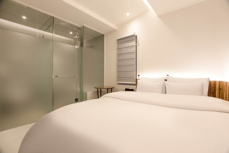 Bedroom 3, Hwagokhoteln, Gangseo