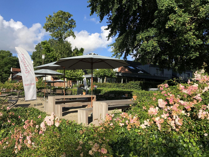 Exterior & Views 2, Hotel Leegerpark, Aurich