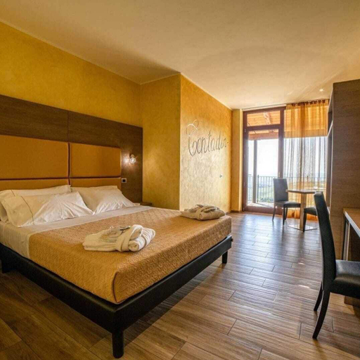Bedroom 1, CASA CASTELLA, Cuneo