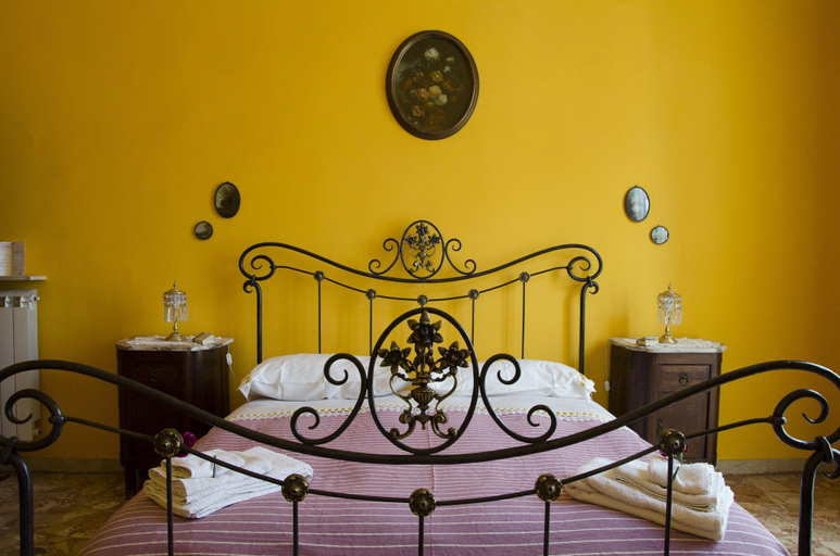 Bedroom 4, A Casa di Mamma B&B, Napoli
