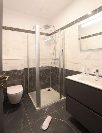 Bathroom 5, Hotel Golden Pearl Magdeburg Im Stadtzentrum, Magdeburg