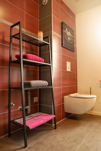 Bathroom 17