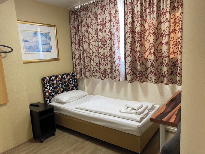Bedroom 4, Pension Alpha, Frankfurt am Main