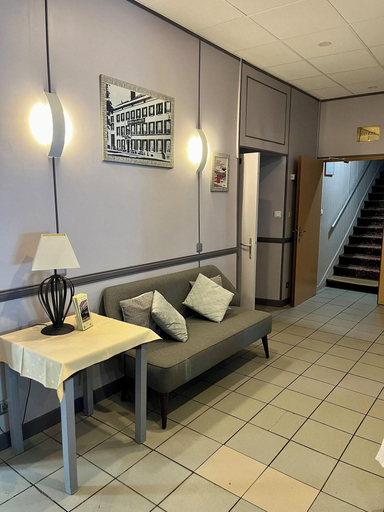 Public Area 2, Relais de la Poste, Loiret