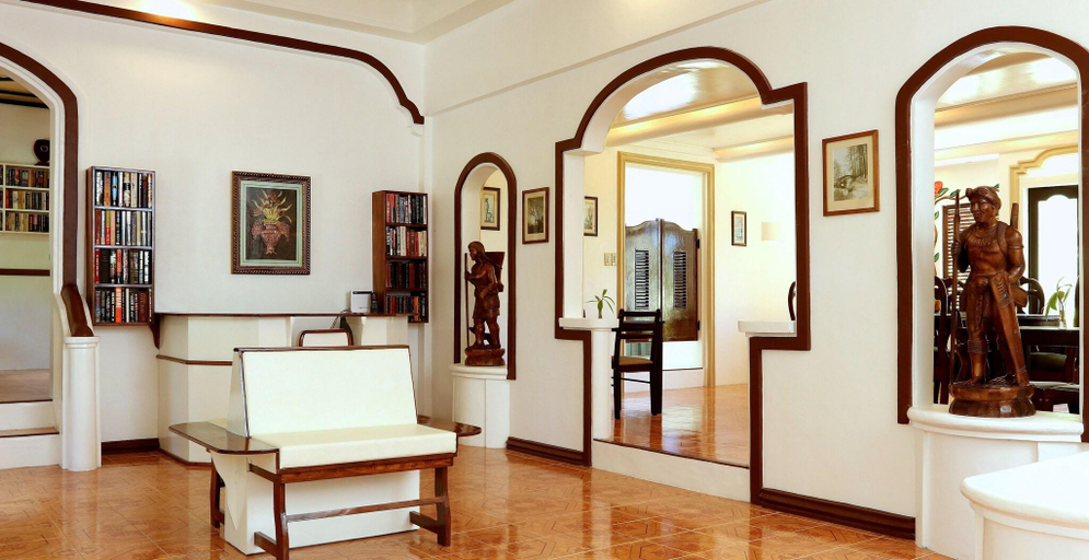 Public Area, Guindulman Bay Tourist Inn, Guindulman