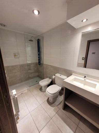 Bathroom 7