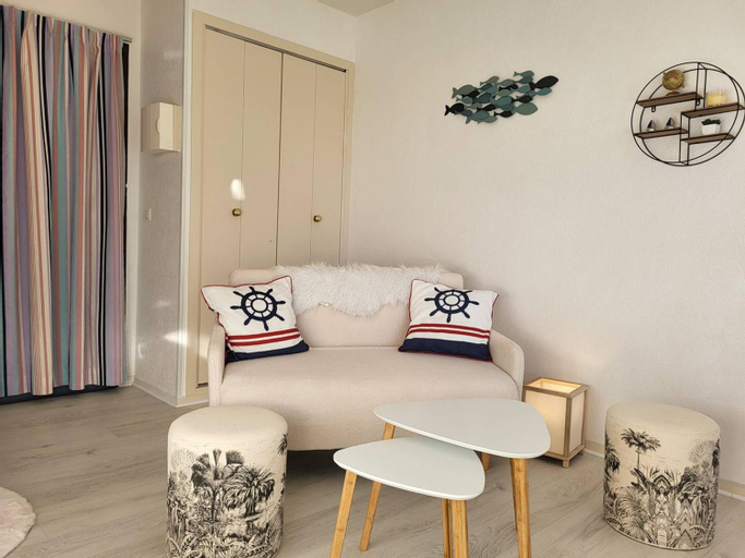 Studio Cabine 4 Pers, Front de Mer, Balcon Sud, Parking Prive, Velos Inclus, Aucun Animal Autorise -, Calvados