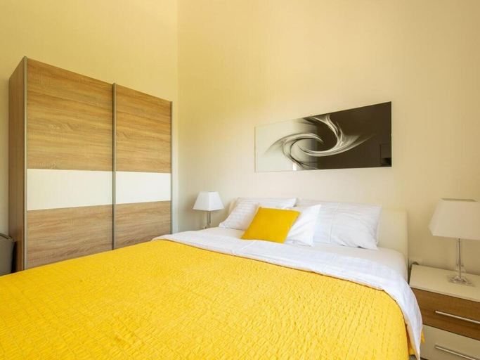 Others 3, Apartmani Velic, Vir