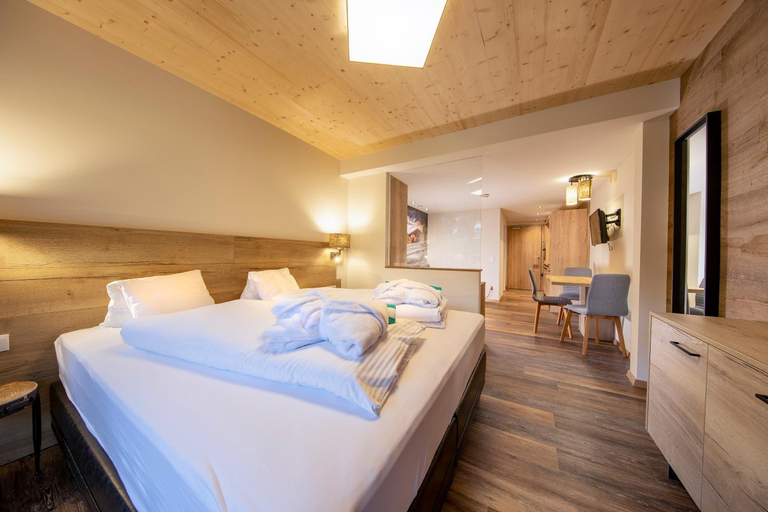 Bedroom 2, Hotel Post Krimml, Zell am See