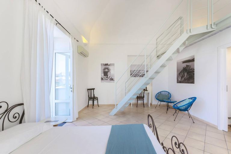 Others 4, Palazzo Attila - Gioia Apartments, Napoli