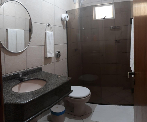 Bathroom 4, Pousada Acapulco, Bombinhas
