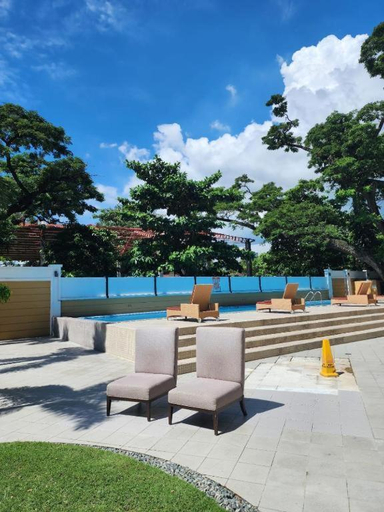 Sport & Beauty 4, 3 Bedroom Condo Unit with FREE vehicle at The Padgett Suites, Cebu City