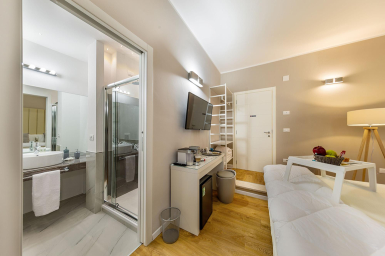 Others 5, Album Boutique Rooms, Sassari