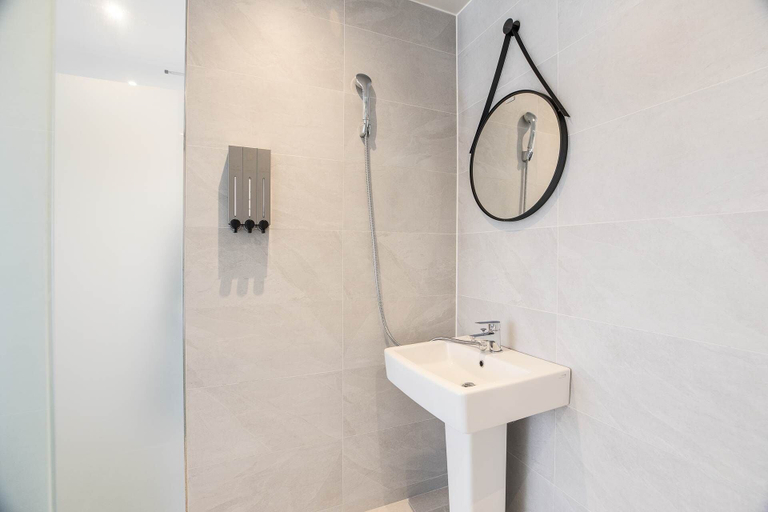 Bathroom 3, Hwagokhoteln, Gangseo