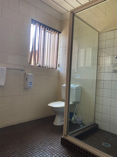 Bathroom 3, Bright Velo, Alpine - East