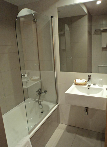 Bathroom 2, Hotel Windsor, A Coruña
