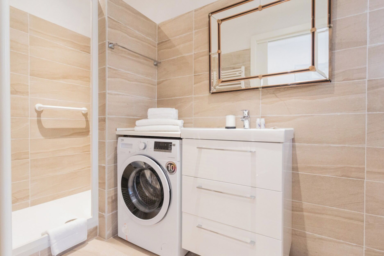 Bathroom 2, Da Pia in Historycal Como City Centre by Rent all Como, Como