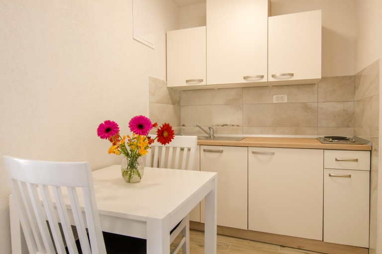 Others 4, Apartments Family Roso, Baška Voda