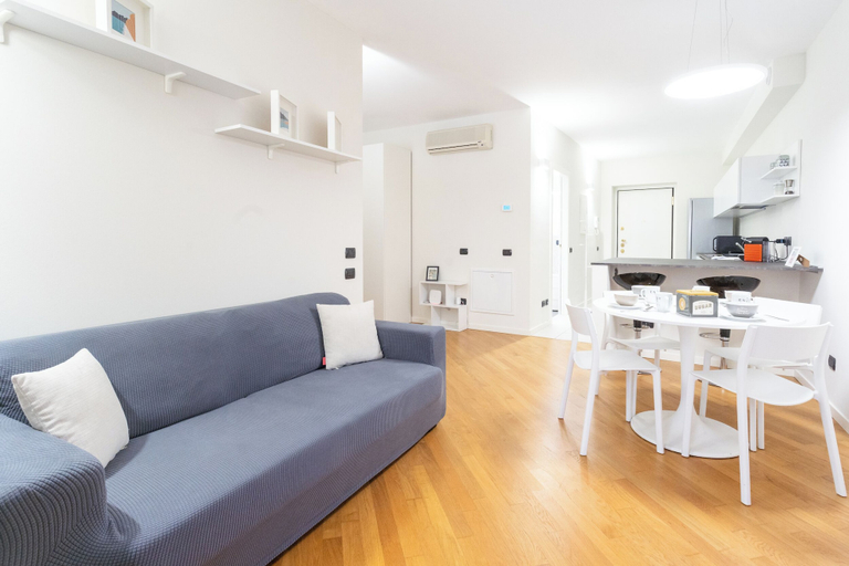 Others 5, White Flat in Como City Center by Rent all Como, Como