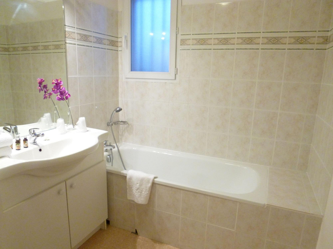 Bathroom 3, Hotel Aix en Provence - Fuveau, Bouches-du-Rhône