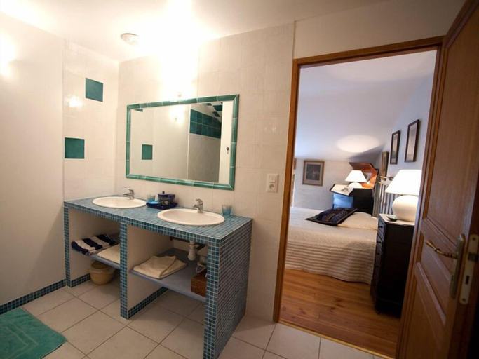 Bathroom 4, Le Moulinage, Ardèche