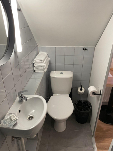 Bathroom 4, Stay Express Hotel, Vilniaus