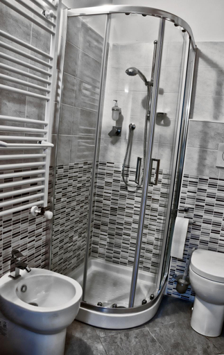 Bathroom, Flaneur, Torino