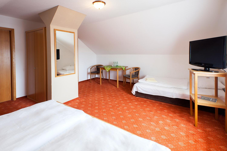 Bedroom, Hotel & Restaurant Ernst, Hildesheim