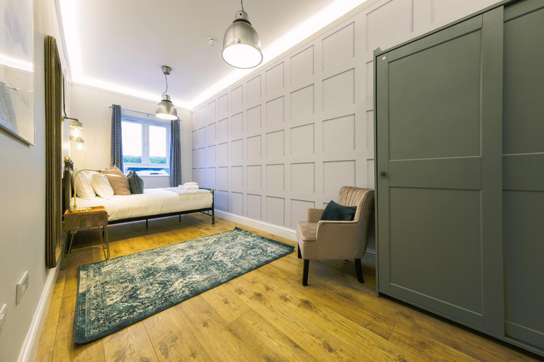 Others 5, One Bedroom Apartments in Gloucester road north, South Gloucestershire