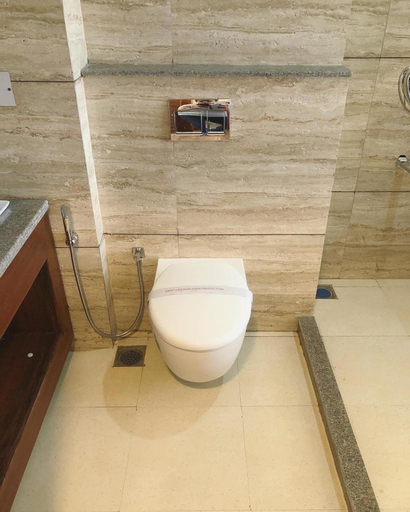 Bathroom 4, Hotel Chail Residency, Solan