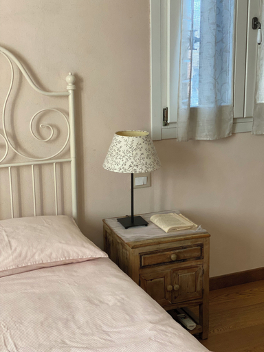 Bedroom 3, Melloni Street, Venezia