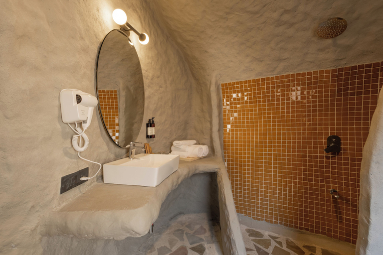 Bathroom 4, PRAVEG CAVES JAWAI, Pali
